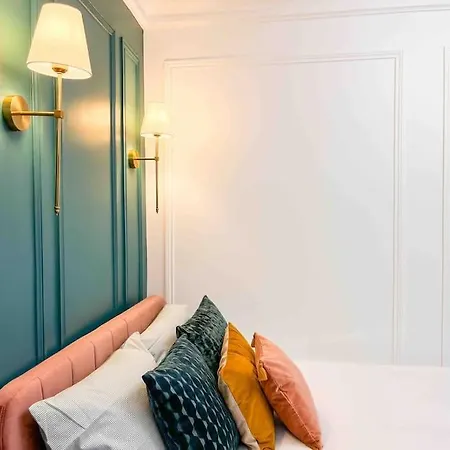 Romantique Montmartre Apartment Paris